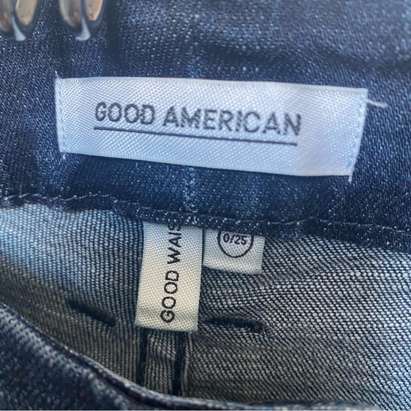 Good American | Good Waist blue025 - Picture 8 of 11